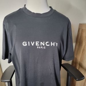 Medium size black GIVENCHY tshirt